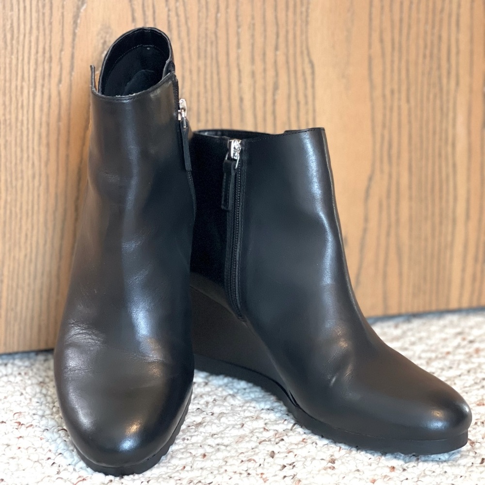 Susina Black Leather Short Bootie